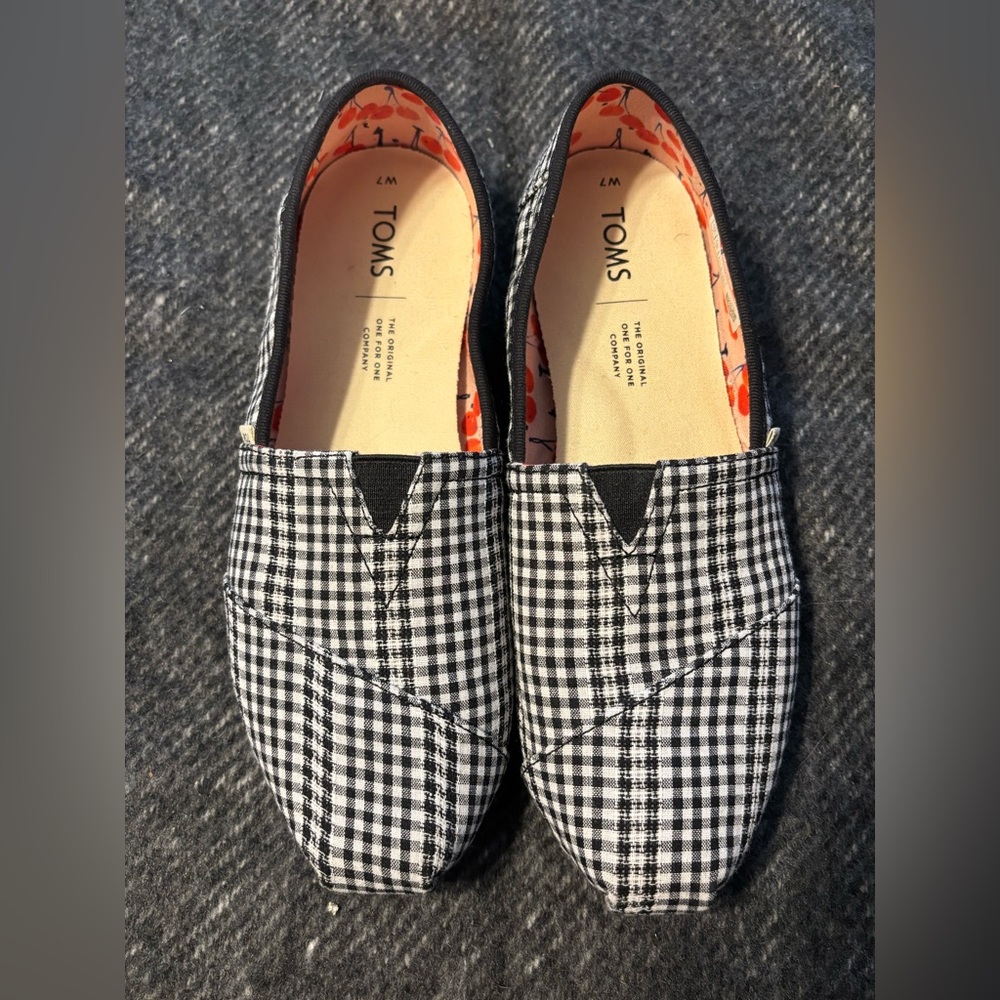 TOMS® Seasonal Classic Burlap Shoes Women Gingham Black White Cherry Size 7